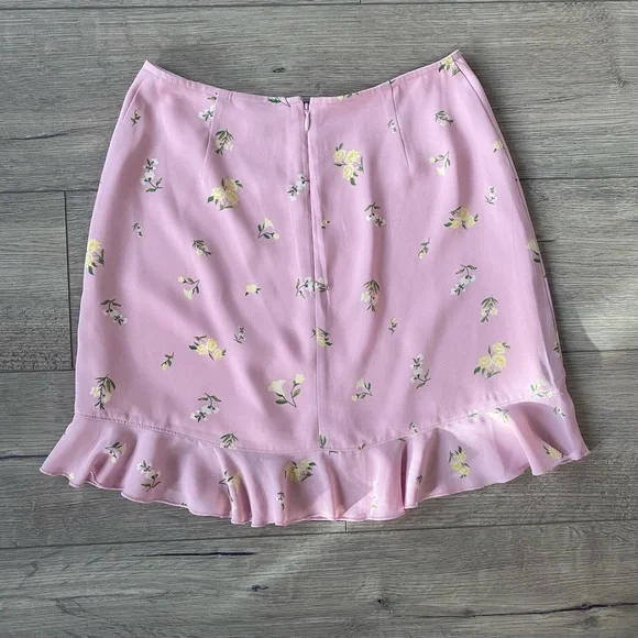 Aritzia Sunday Best Baby Pink Floral Skirt - Picture 4 of 7
